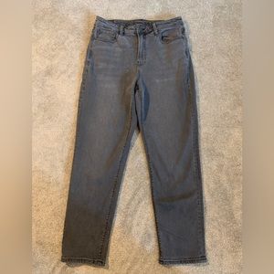 American Eagle High-Rise Black Mom Jean - Size 8